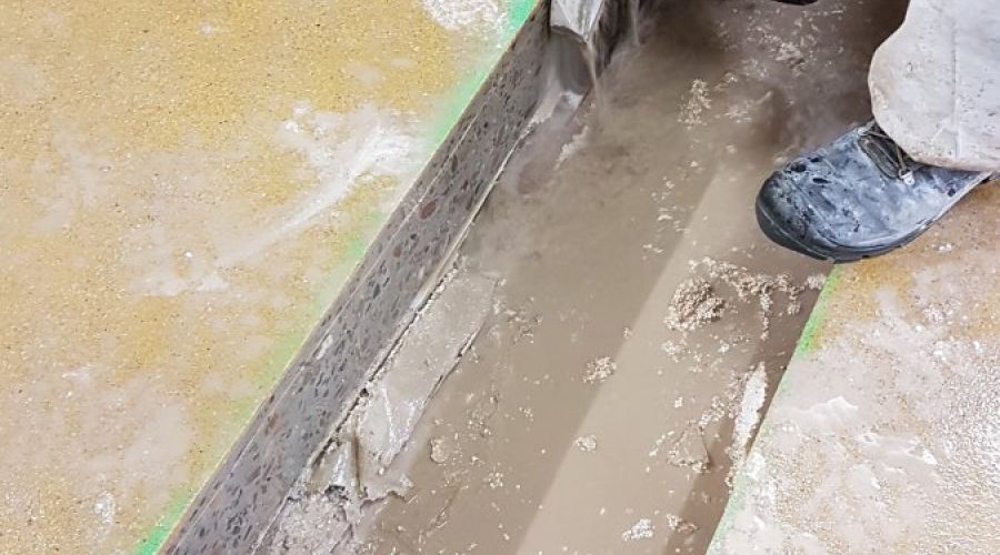 Fugenschneidearbeiten in Betonboden