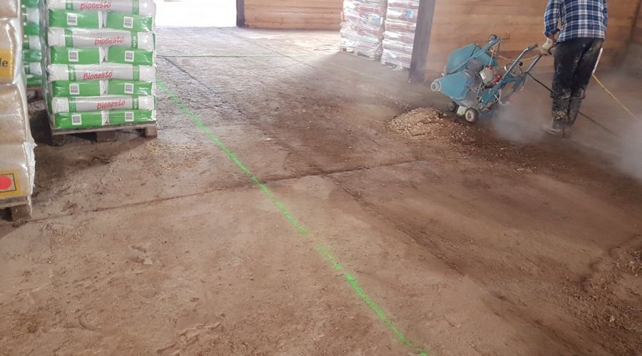 Fugenschneidearbeiten in Betonboden